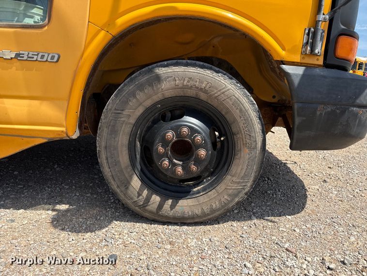 image for item FB6768 2005 Chevrolet Blue Bird school bus