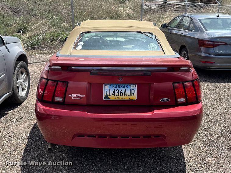 image for item FB7444 2004 Ford Mustang convertible