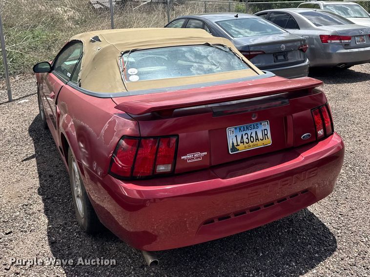 image for item FB7444 2004 Ford Mustang convertible