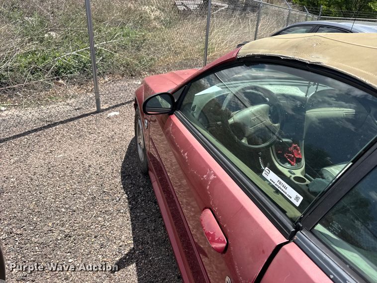 image for item FB7444 2004 Ford Mustang convertible