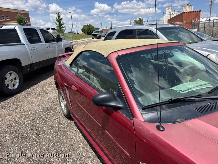 image for item FB7444 2004 Ford Mustang convertible