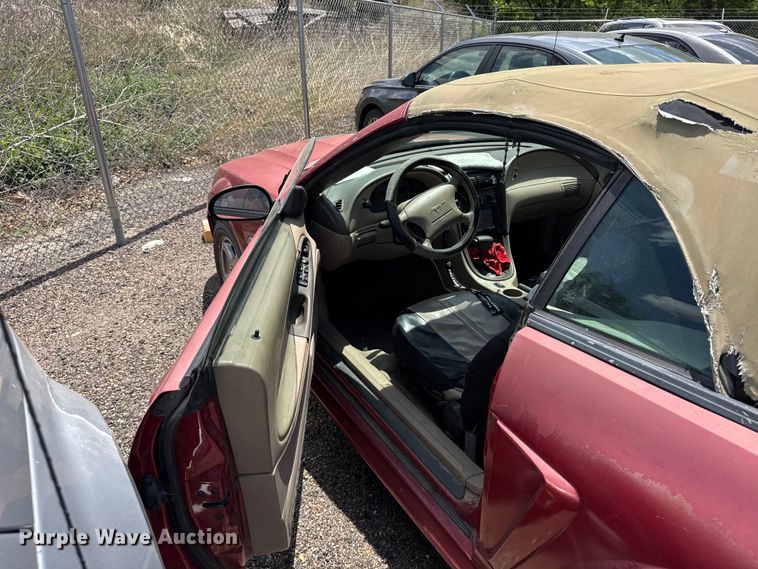 image for item FB7444 2004 Ford Mustang convertible
