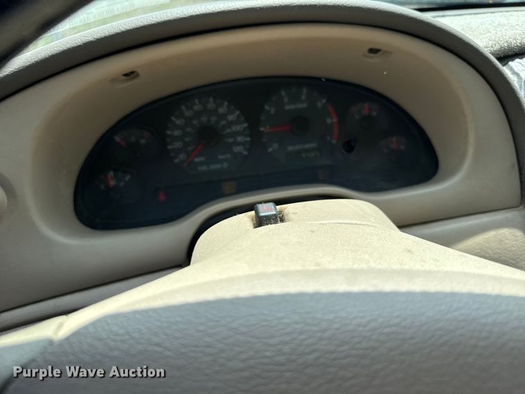 image for item FB7444 2004 Ford Mustang convertible