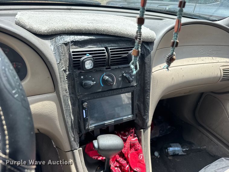 image for item FB7444 2004 Ford Mustang convertible