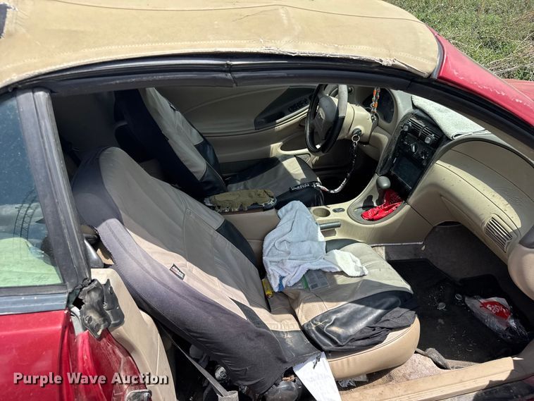 image for item FB7444 2004 Ford Mustang convertible