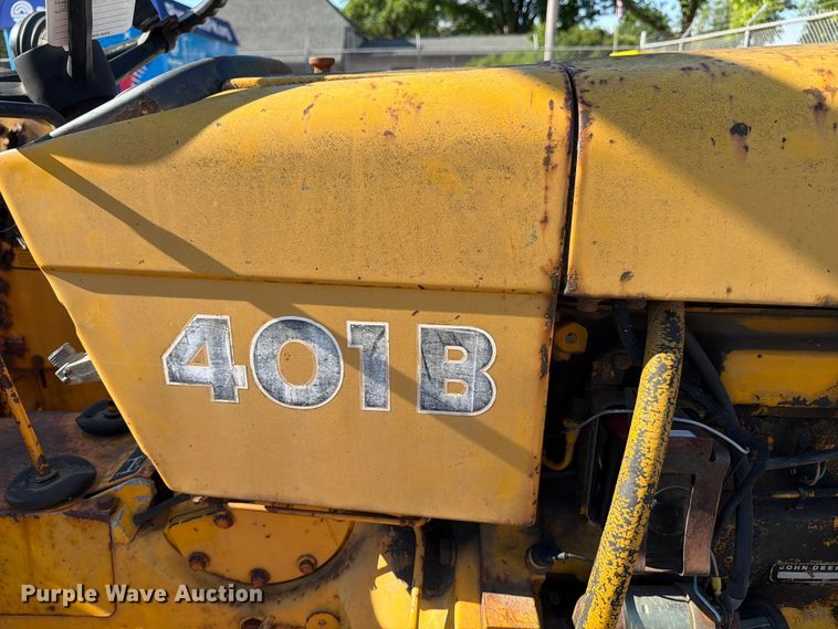 image for item FB8193 John Deere 401B tractor