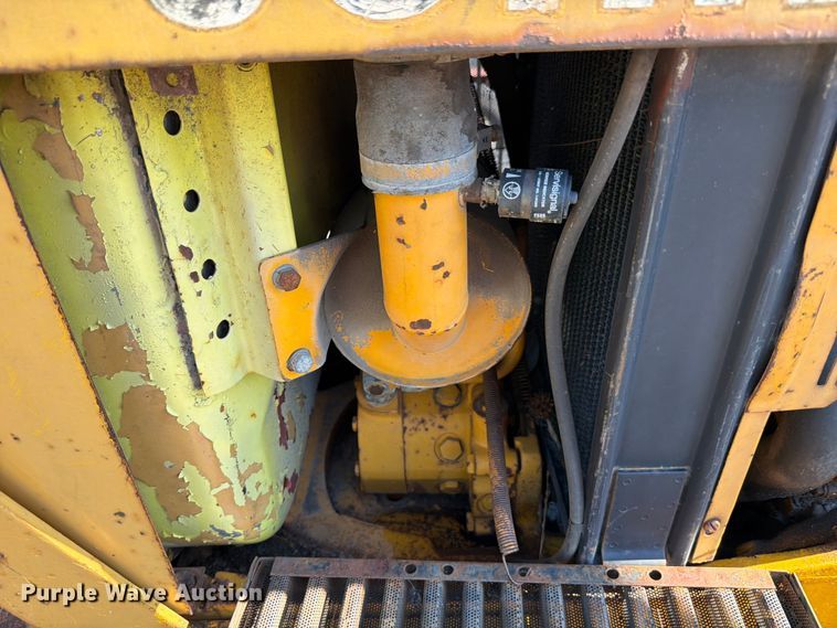 image for item FB8193 John Deere 401B tractor
