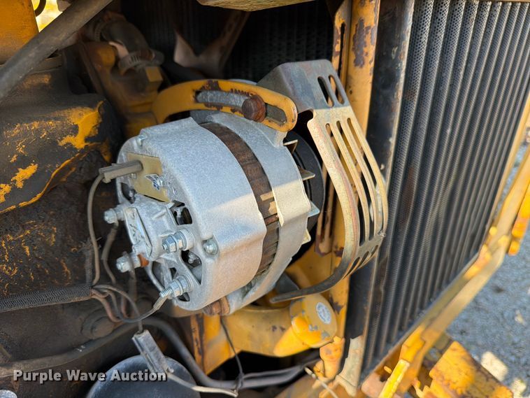 image for item FB8193 John Deere 401B tractor