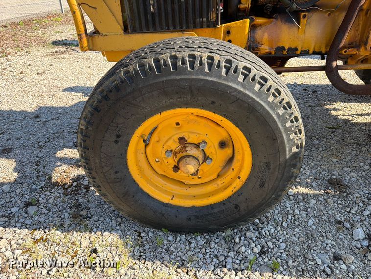 image for item FB8193 John Deere 401B tractor