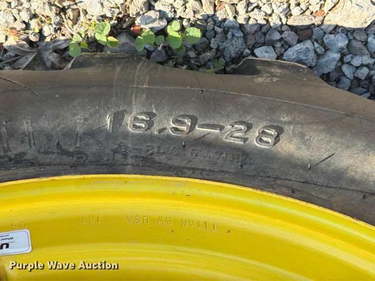 image for item FB8193 John Deere 401B tractor