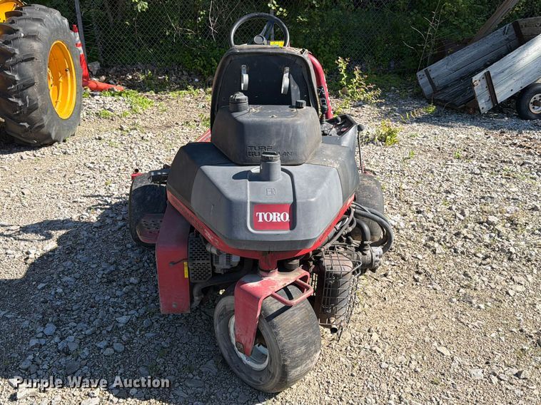 image for item FB8194 Toro Greensmaster 3200 reel mower