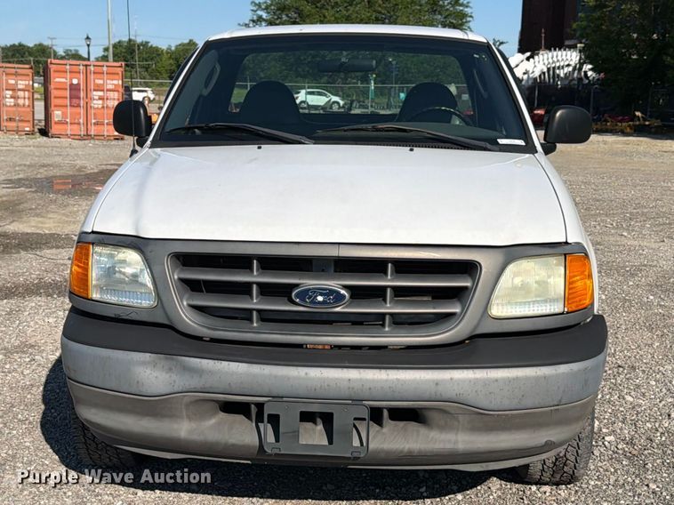 image for item FB8198 2004 Ford F150 pickup truck