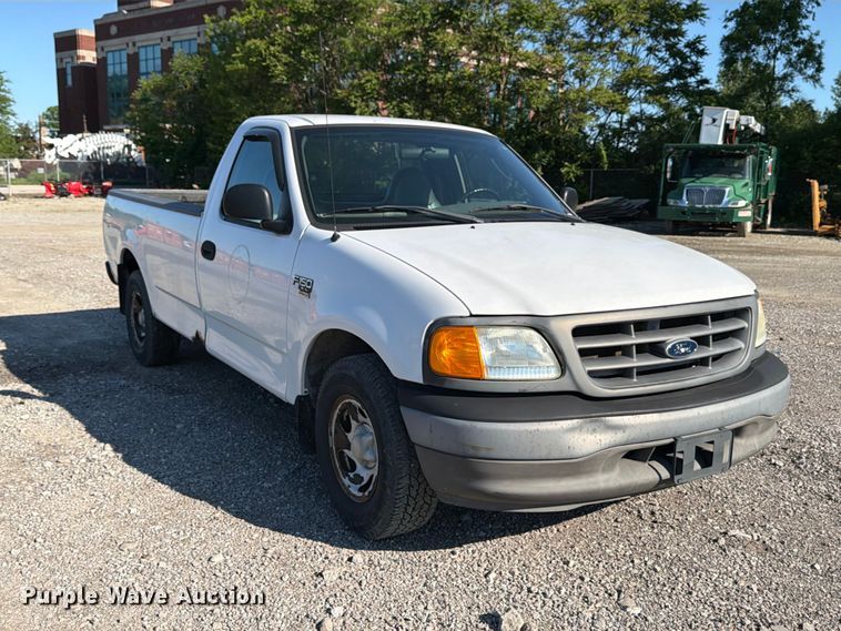 image for item FB8198 2004 Ford F150 pickup truck