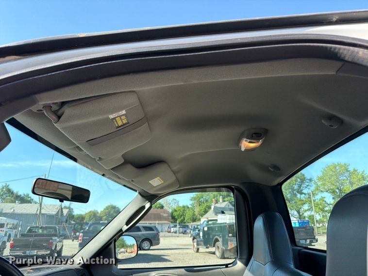 image for item FB8198 2004 Ford F150 pickup truck