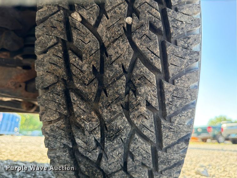 image for item FB8198 2004 Ford F150 pickup truck