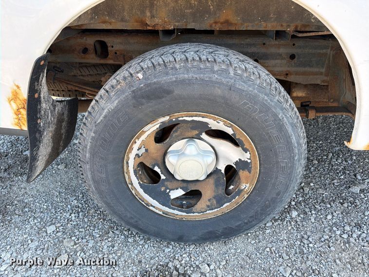 image for item FB8198 2004 Ford F150 pickup truck