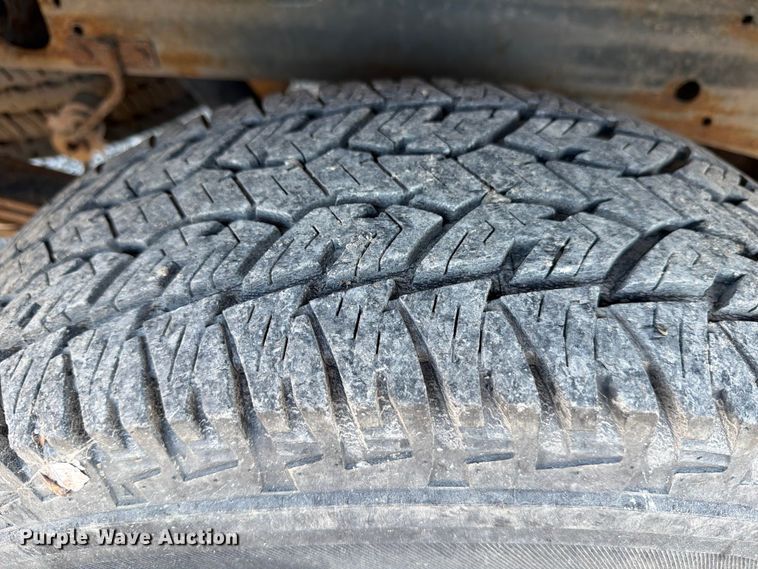 image for item FB8198 2004 Ford F150 pickup truck