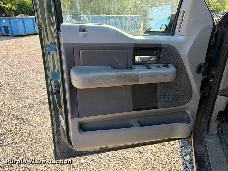 image for item FB8200 2007 Ford F150 pickup truck