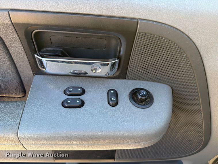 image for item FB8200 2007 Ford F150 pickup truck