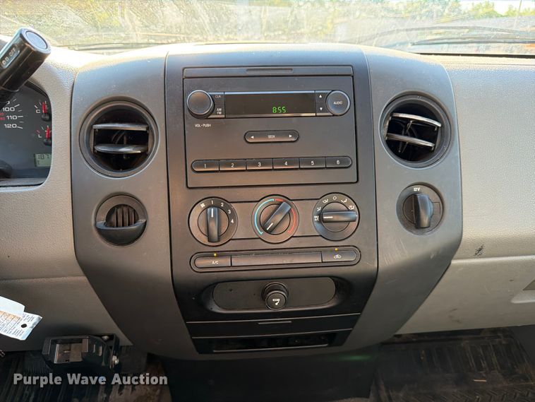 image for item FB8200 2007 Ford F150 pickup truck