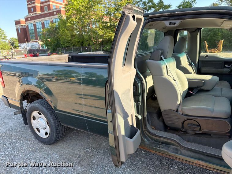 image for item FB8200 2007 Ford F150 pickup truck
