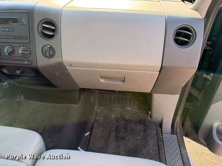 image for item FB8200 2007 Ford F150 pickup truck