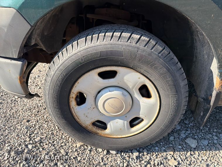 image for item FB8200 2007 Ford F150 pickup truck