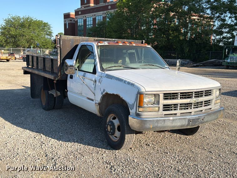 image for item FB8201 1995 Chevrolet C3500 dump flatbed pickup truck