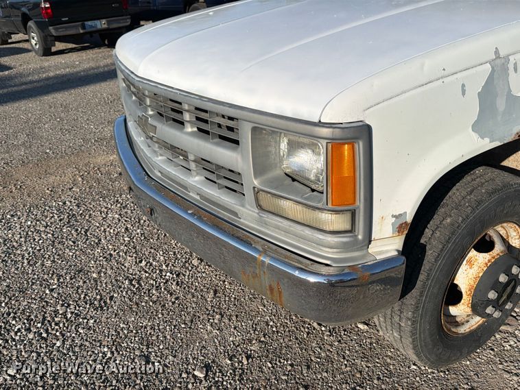 image for item FB8201 1995 Chevrolet C3500 dump flatbed pickup truck