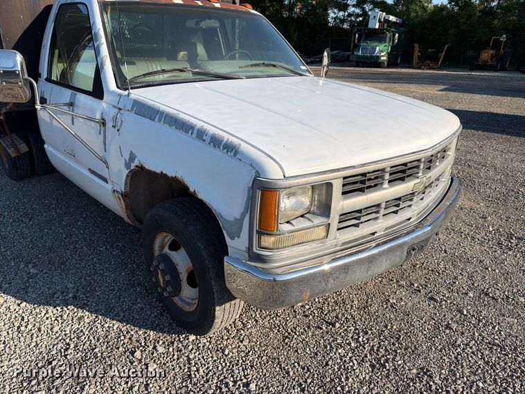image for item FB8201 1995 Chevrolet C3500 dump flatbed pickup truck
