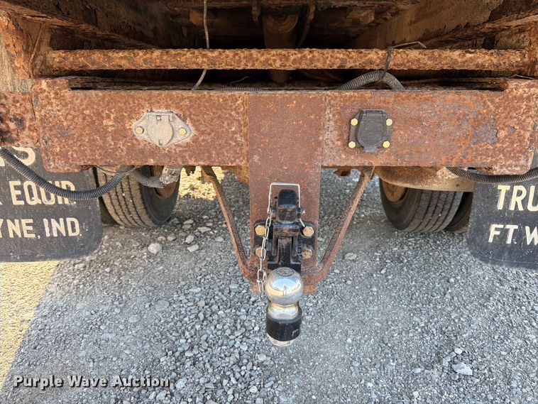 image for item FB8201 1995 Chevrolet C3500 dump flatbed pickup truck