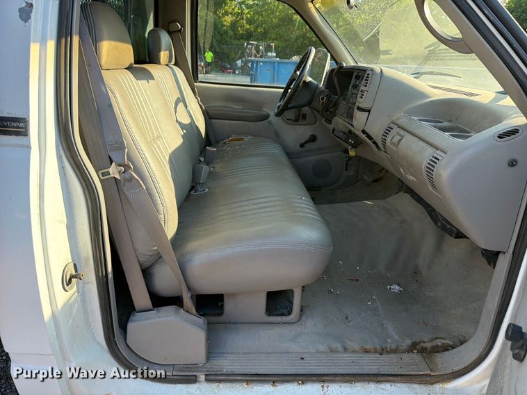image for item FB8201 1995 Chevrolet C3500 dump flatbed pickup truck