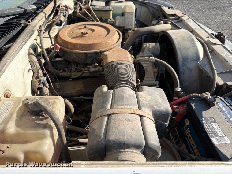 image for item FB8201 1995 Chevrolet C3500 dump flatbed pickup truck