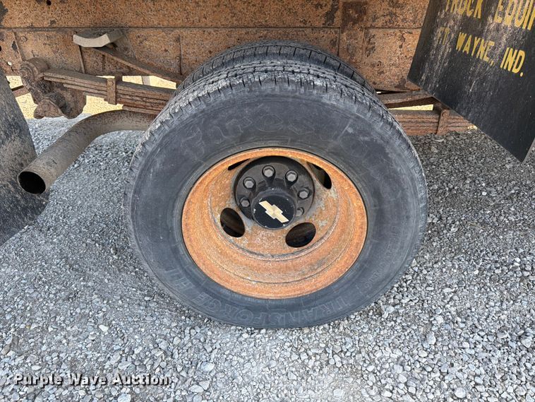 image for item FB8201 1995 Chevrolet C3500 dump flatbed pickup truck