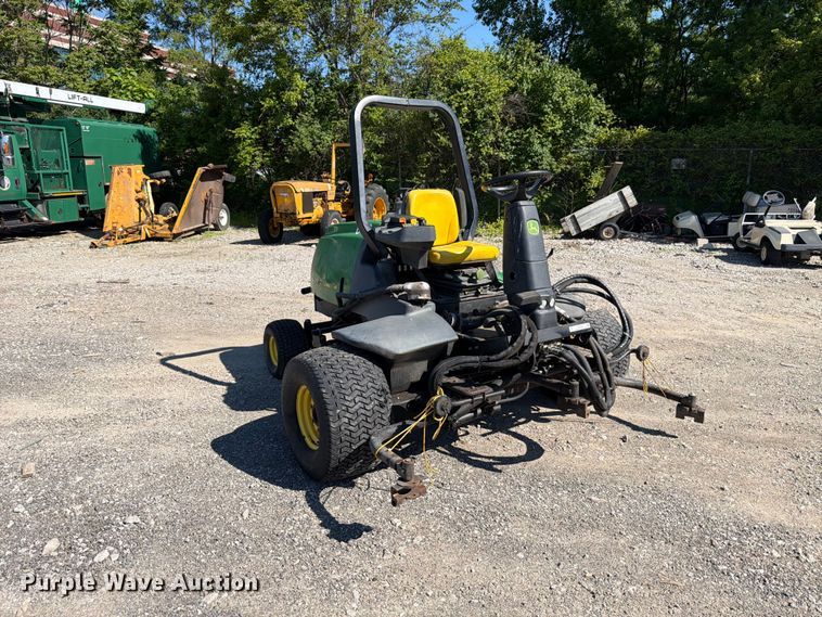 image for item FB8202 John Deere 3225C reel mower