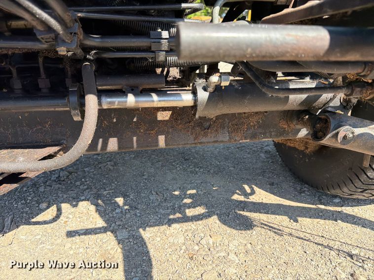 image for item FB8202 John Deere 3225C reel mower