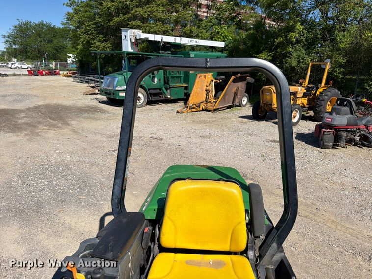 image for item FB8202 John Deere 3225C reel mower