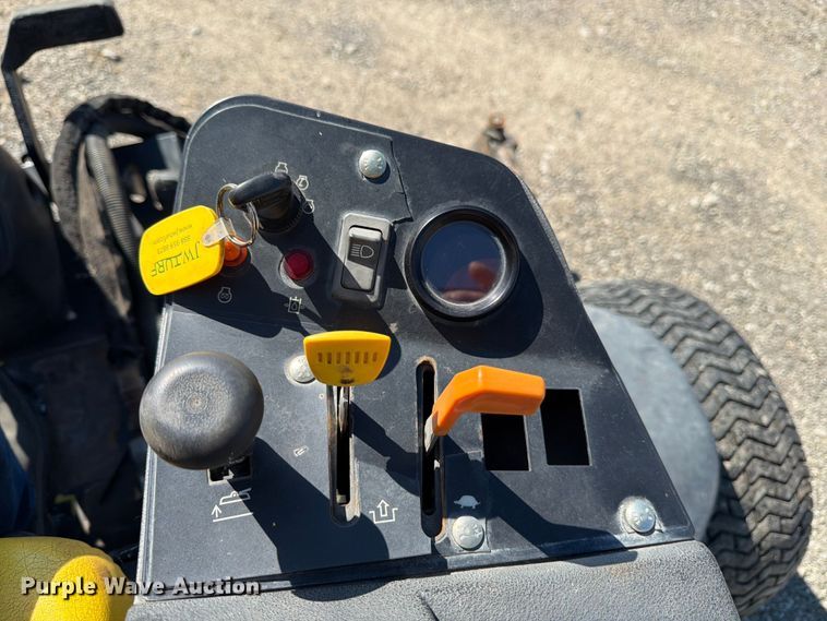 image for item FB8202 John Deere 3225C reel mower