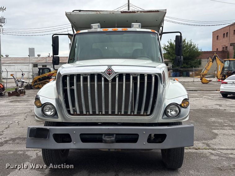 image for item FB8829 2013 International 7400 dump truck