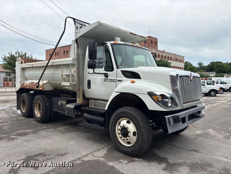 image for item FB8829 2013 International 7400 dump truck