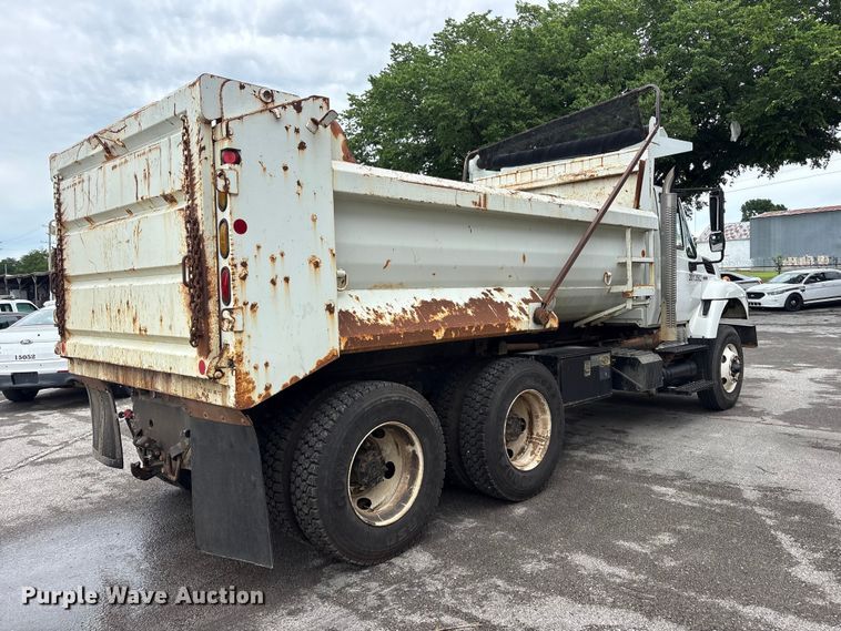 image for item FB8829 2013 International 7400 dump truck