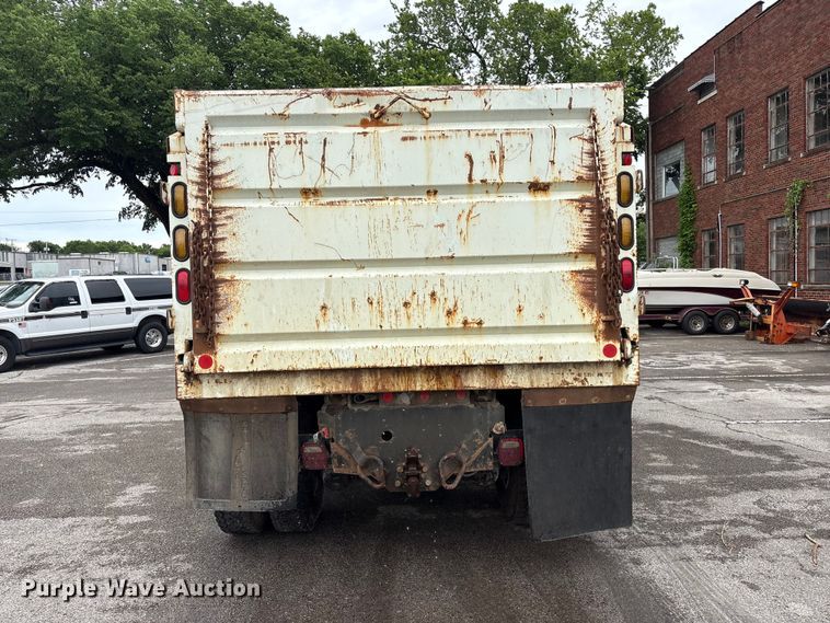 image for item FB8829 2013 International 7400 dump truck
