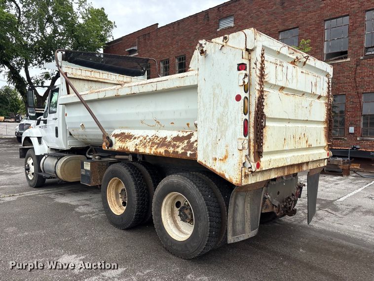 image for item FB8829 2013 International 7400 dump truck