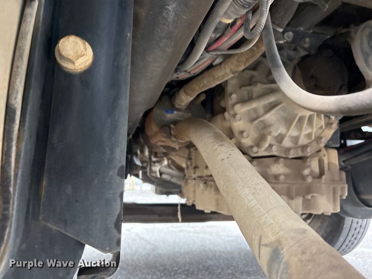 image for item FB8829 2013 International 7400 dump truck