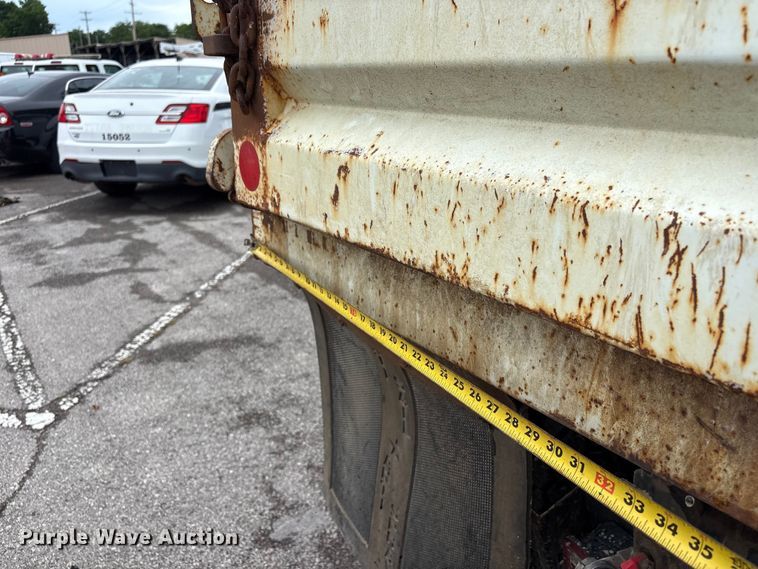 image for item FB8829 2013 International 7400 dump truck