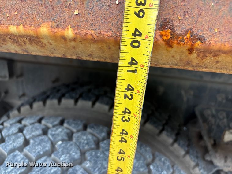 image for item FB8829 2013 International 7400 dump truck