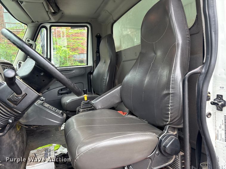 image for item FB8829 2013 International 7400 dump truck