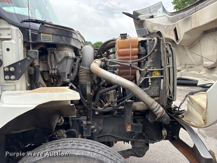 image for item FB8829 2013 International 7400 dump truck