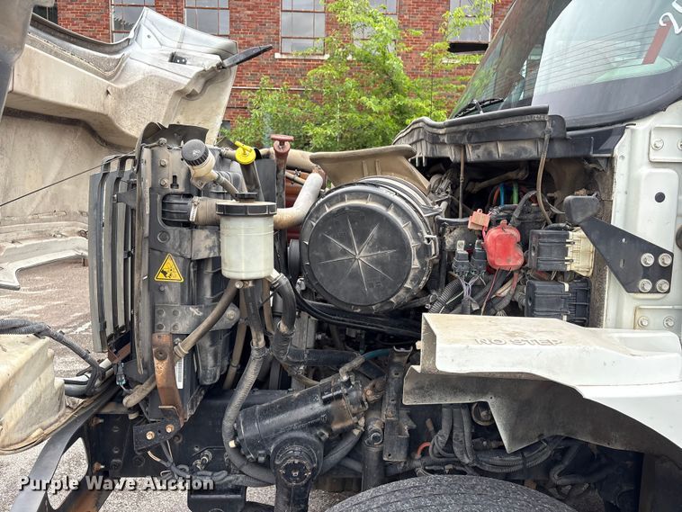 image for item FB8829 2013 International 7400 dump truck