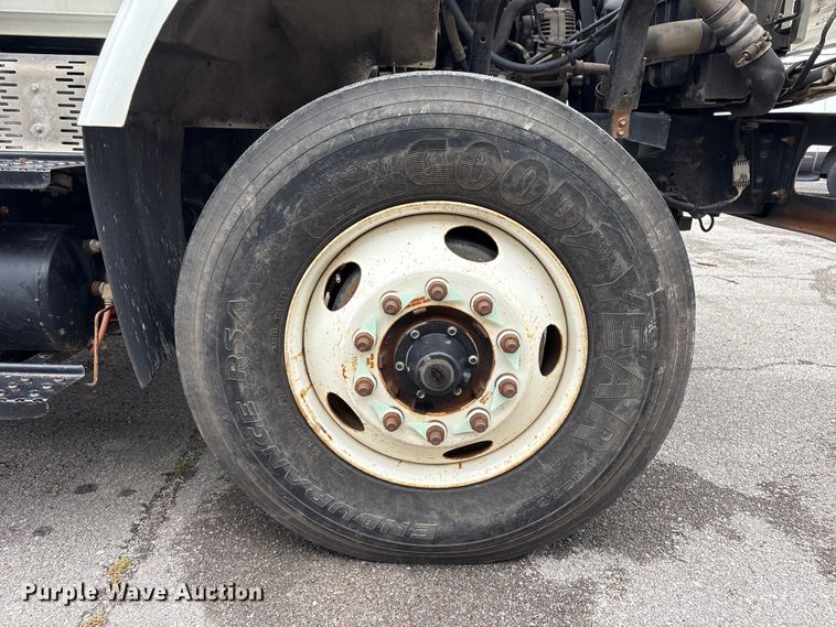 image for item FB8829 2013 International 7400 dump truck